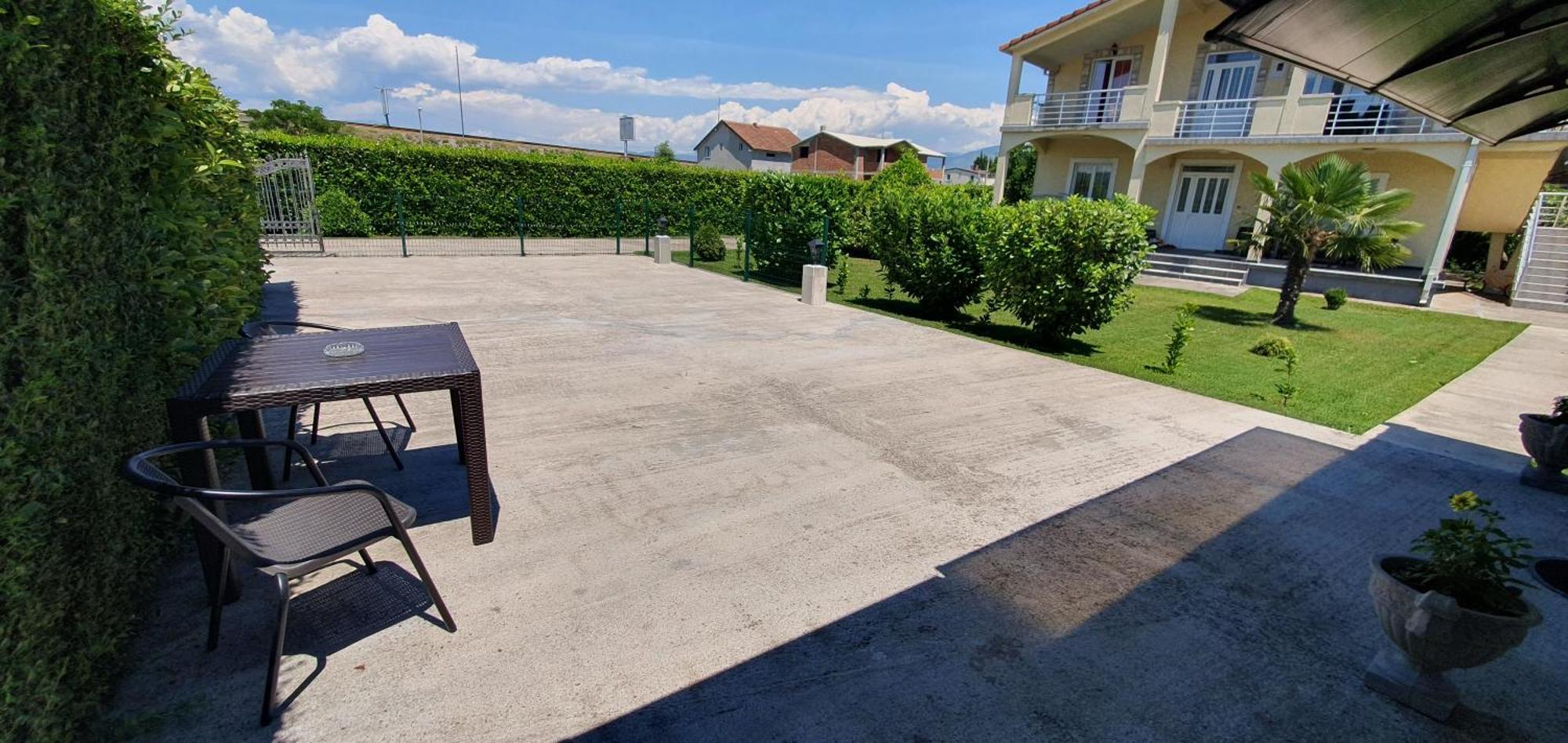Cozzy Apartment Near The Aiport Podgorica Eksteriør bilde
